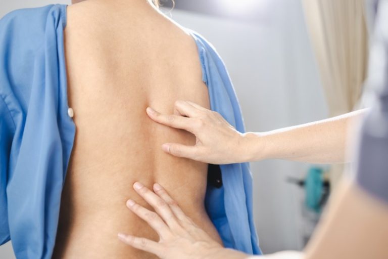 Why Scoliosis Chiropractic Care  Residents Travel to Nook Chiropractic in Applecross